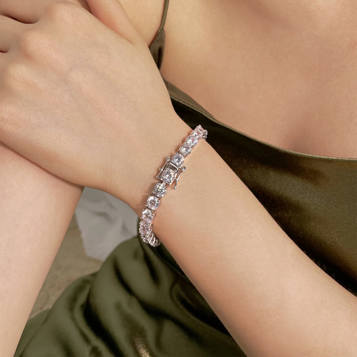 [Oramore Jewelry]0.75 Carat Dazzling Round Cut Wedding Bracelet