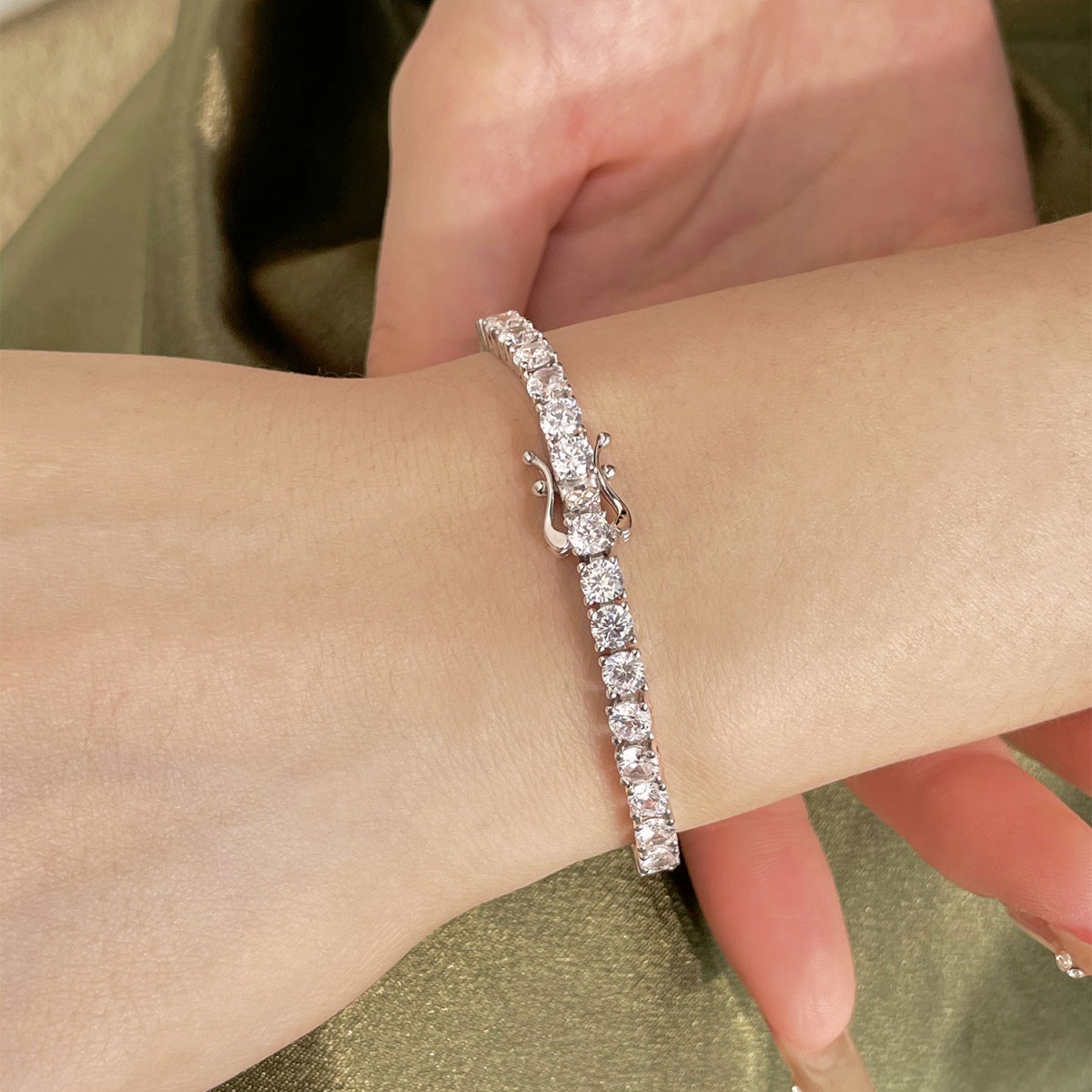 [Oramore Jewelry]Luxurious Ornate Round Cut Tennis Bracelet