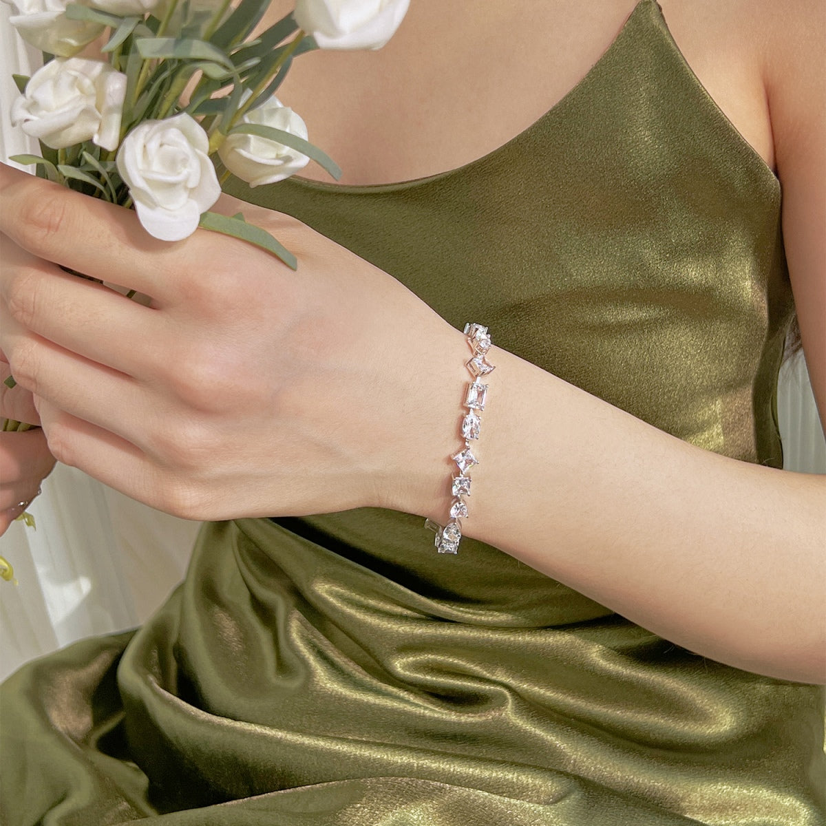 [Oramore Jewelry]Unique Exquisite Multi Cut Daily Bracelet