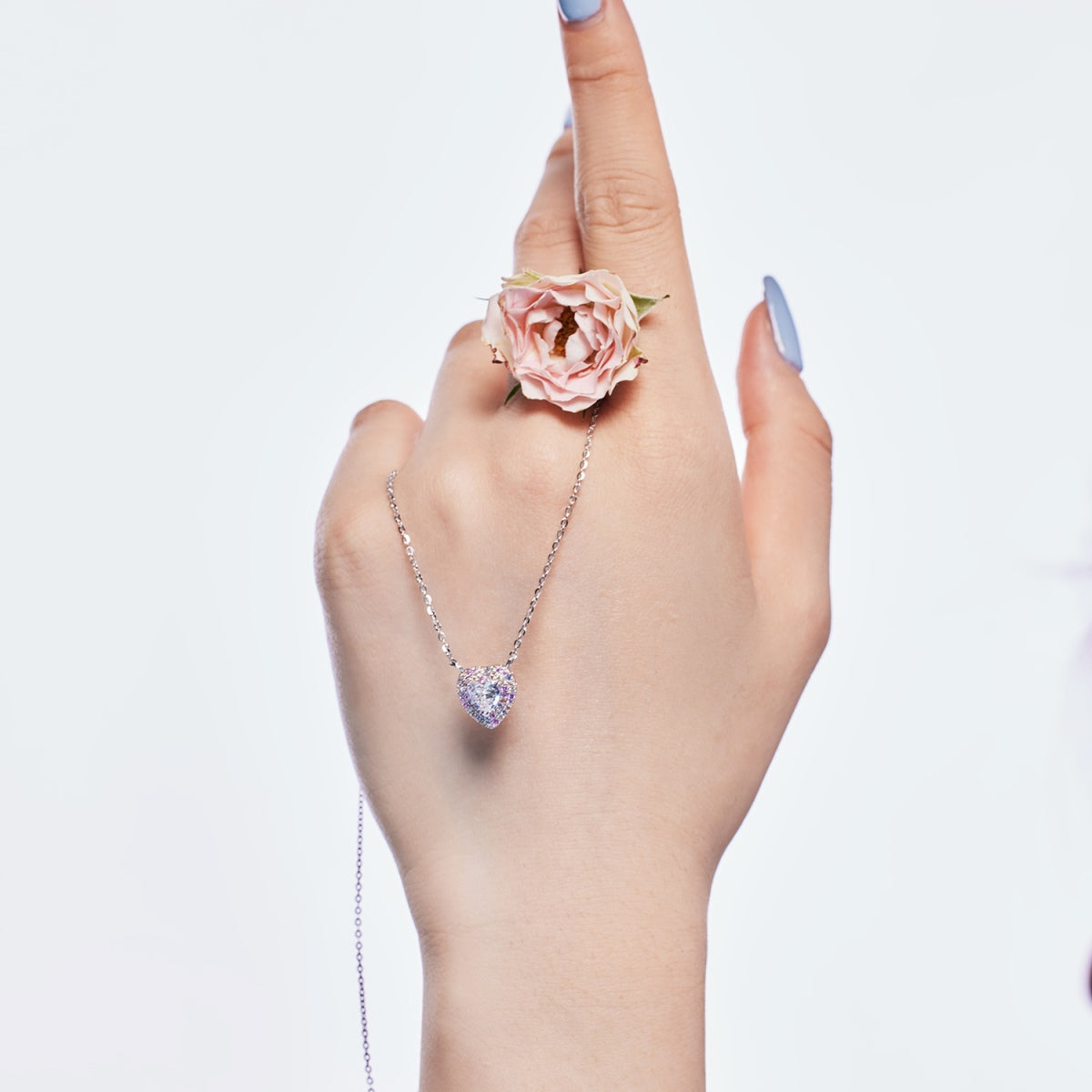 [Oramore Jewelry]Exquisite Heart Shape Necklace