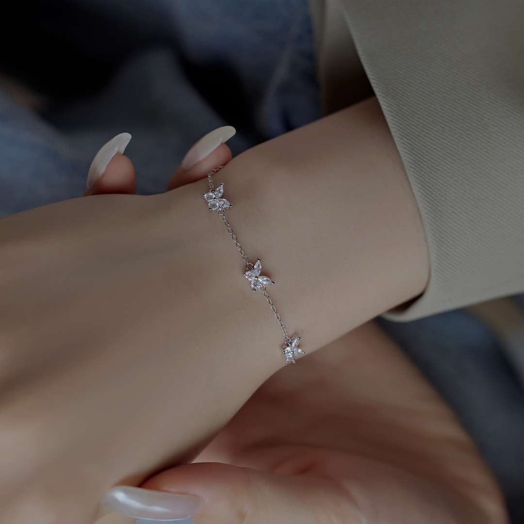 [Oramore Jewelry]Radiant Butterfly Shape Necklace