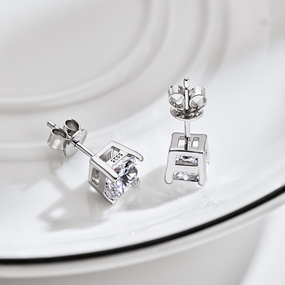 [Oramore Jewelry]1.0 Carat Radiant Princess Cut Wedding Earrings