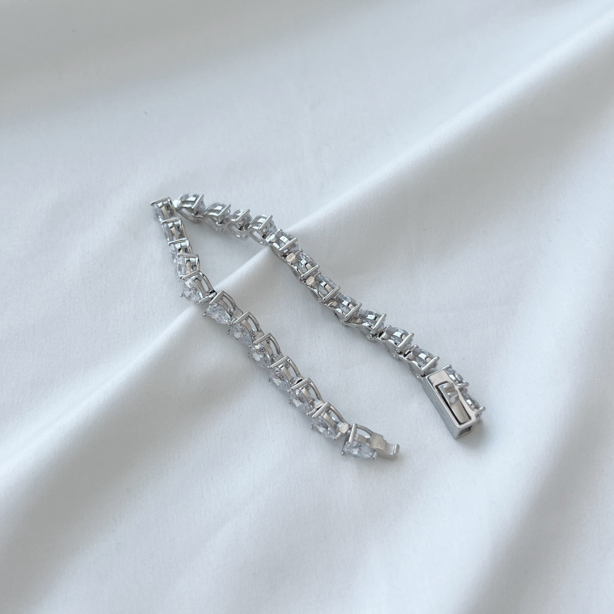 [Oramore Jewelry]0.75 Carat Elegant Romantic Heart Shape Lover Bracelet