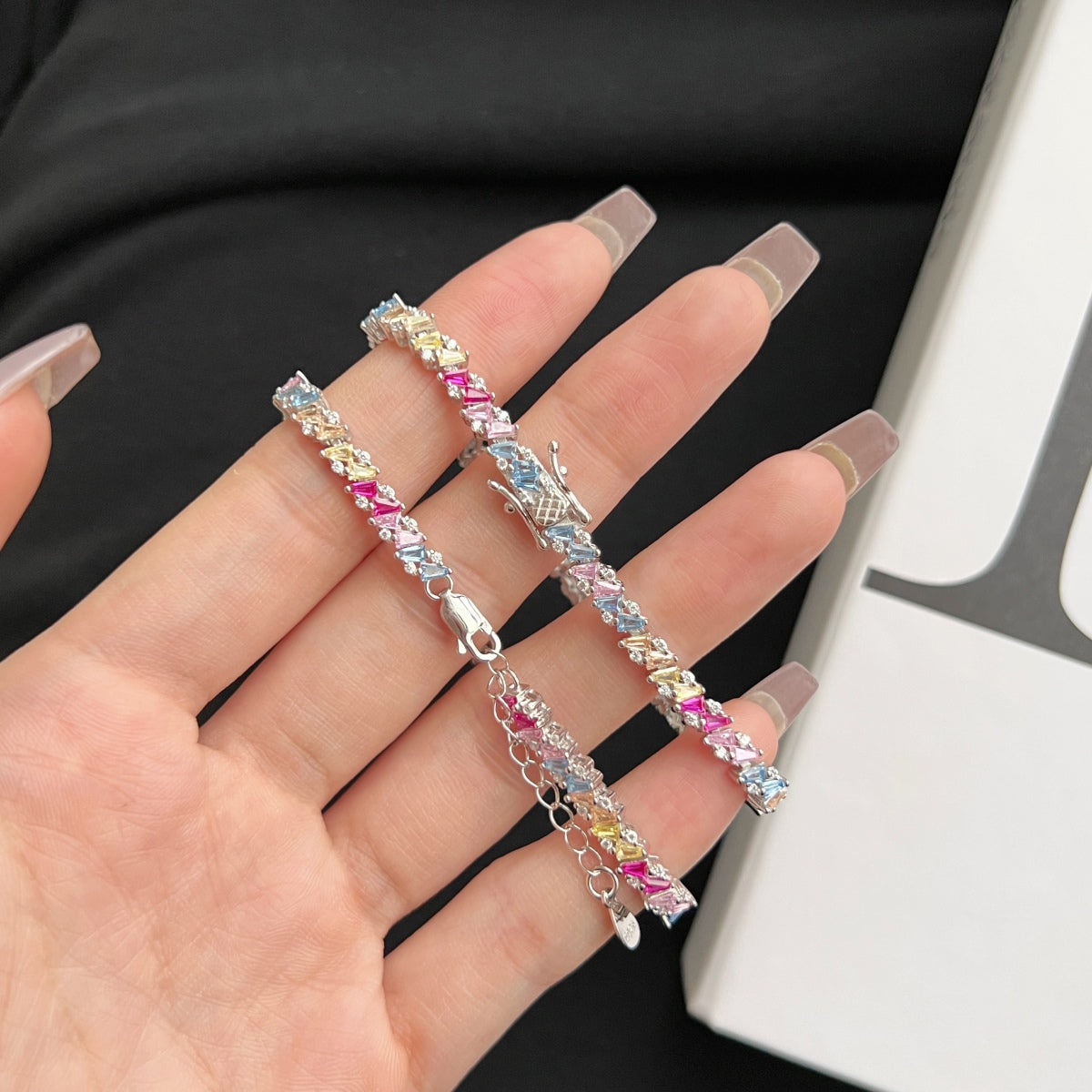 [Oramore Jewelry]Ornate Sparkling Multi Cut Party Bracelet