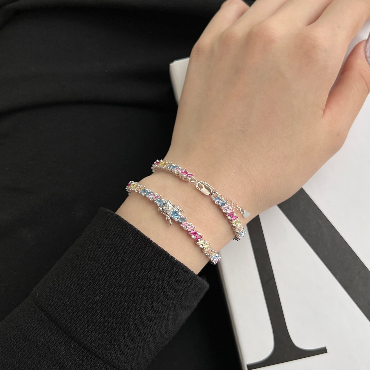 [Oramore Jewelry]Ornate Sparkling Multi Cut Party Bracelet