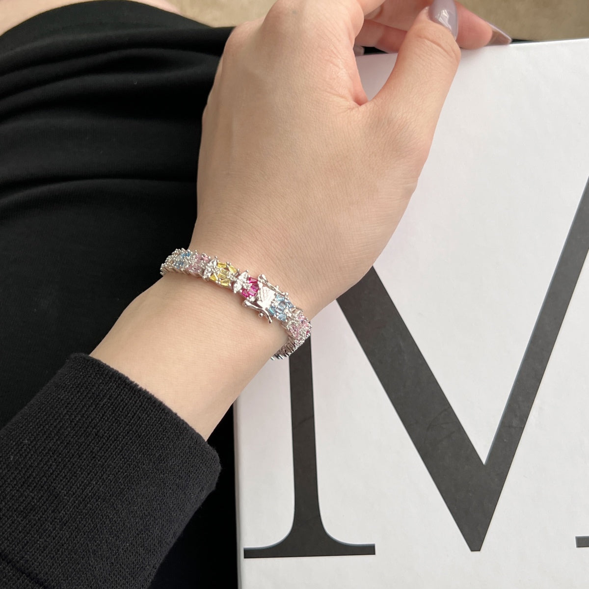 [Oramore Jewelry]Delicate Colorful Multi Cut Party Bracelet