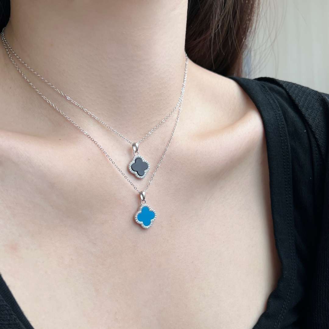 [Oramore Jewelry]Dainty Flower Shape Necklace