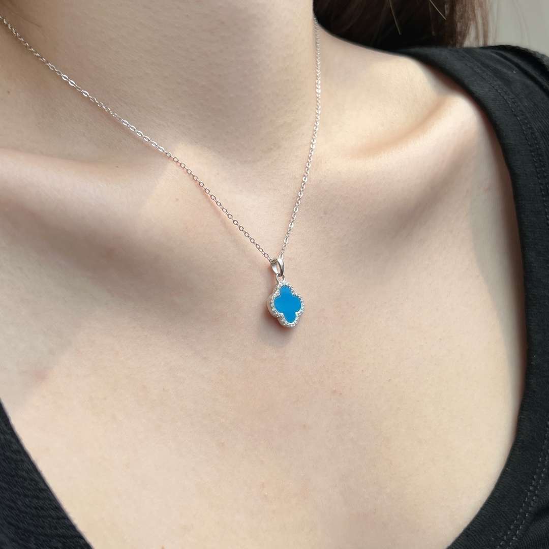 [Oramore Jewelry]Dainty Flower Shape Necklace