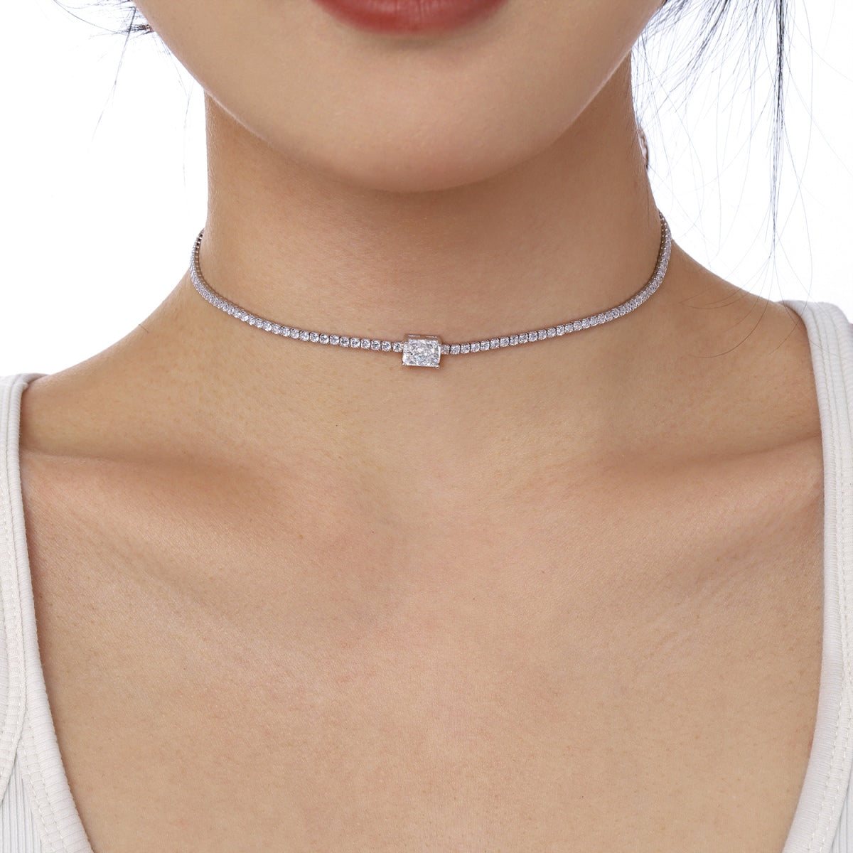 [Oramore Jewelry]2.0 carat Ornate Emerald Cut Necklace