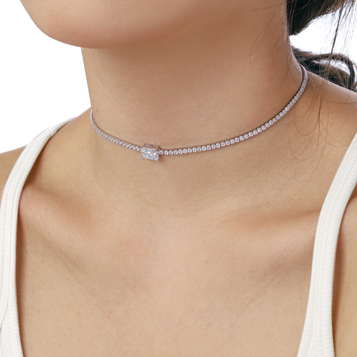 [Oramore Jewelry]2.0 carat Ornate Emerald Cut Necklace