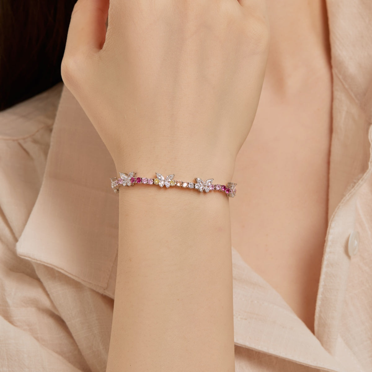 [Oramore Jewelry]Ornate Colorful Butterfly Shape Round Cut Daily Bracelet