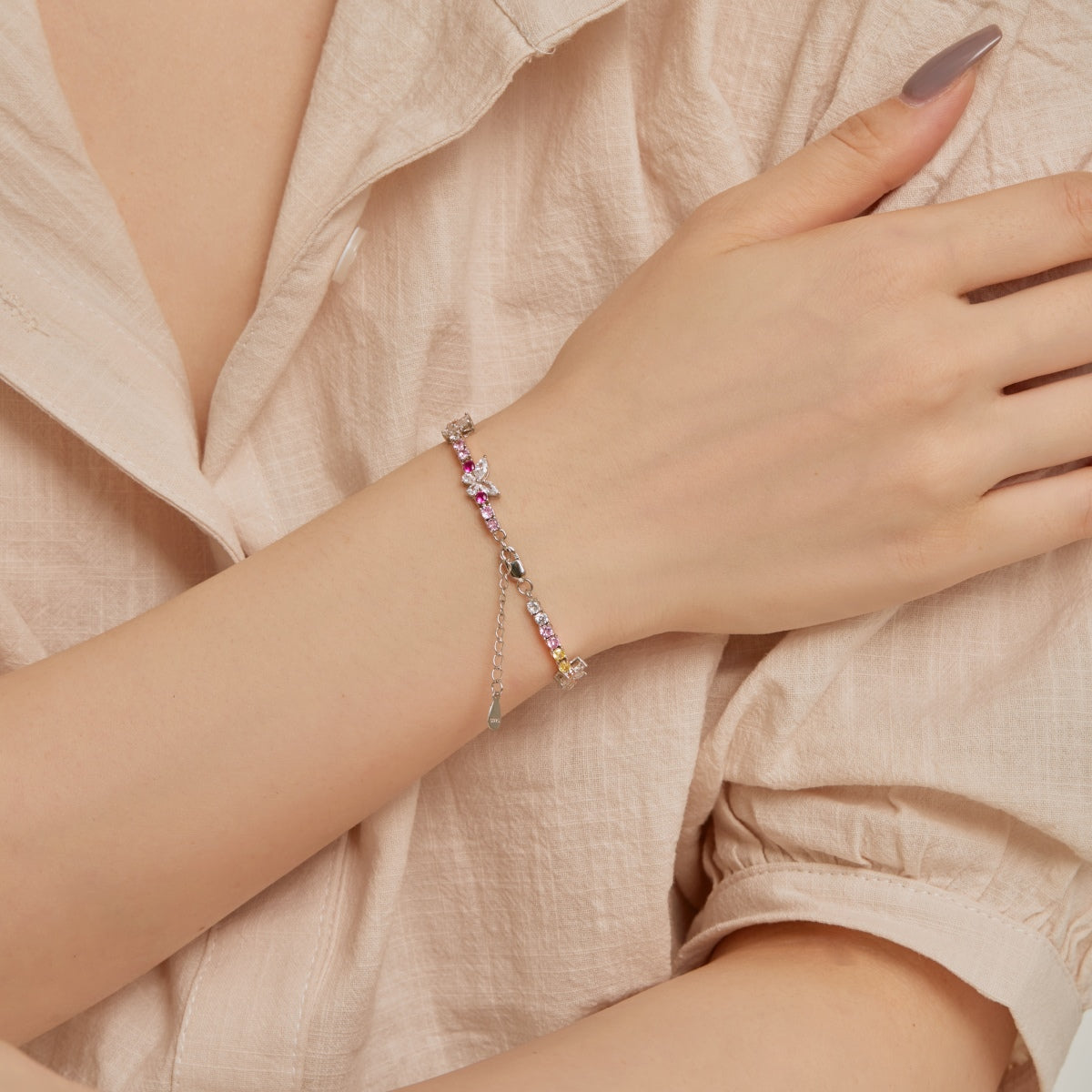 [Oramore Jewelry]Ornate Colorful Butterfly Shape Round Cut Daily Bracelet