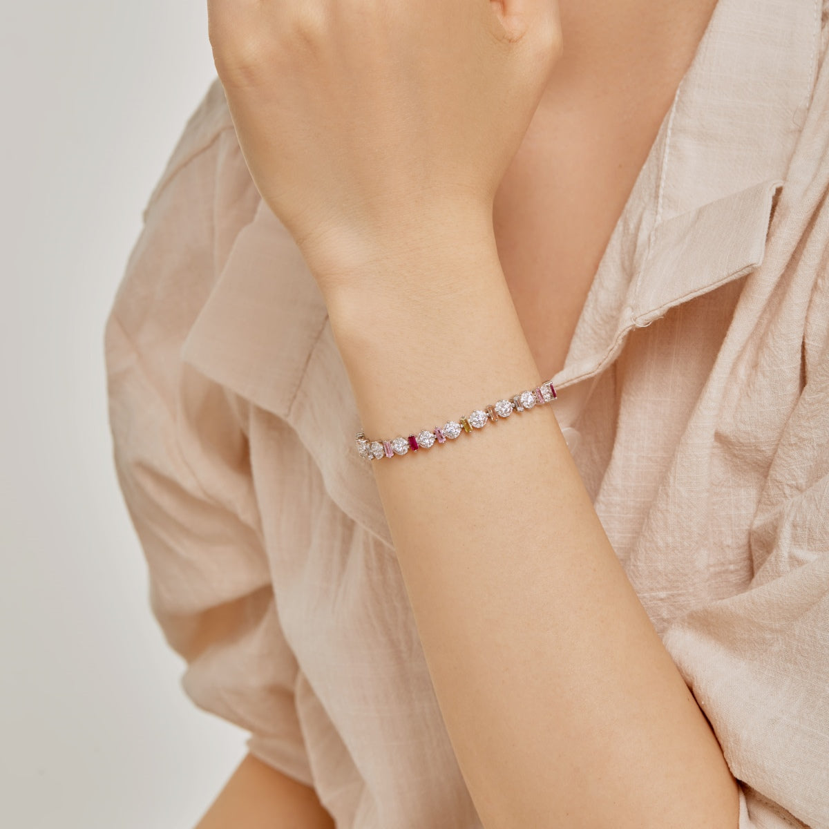 [Oramore Jewelry]Radiant Colorful Round Shape Daily Bracelet