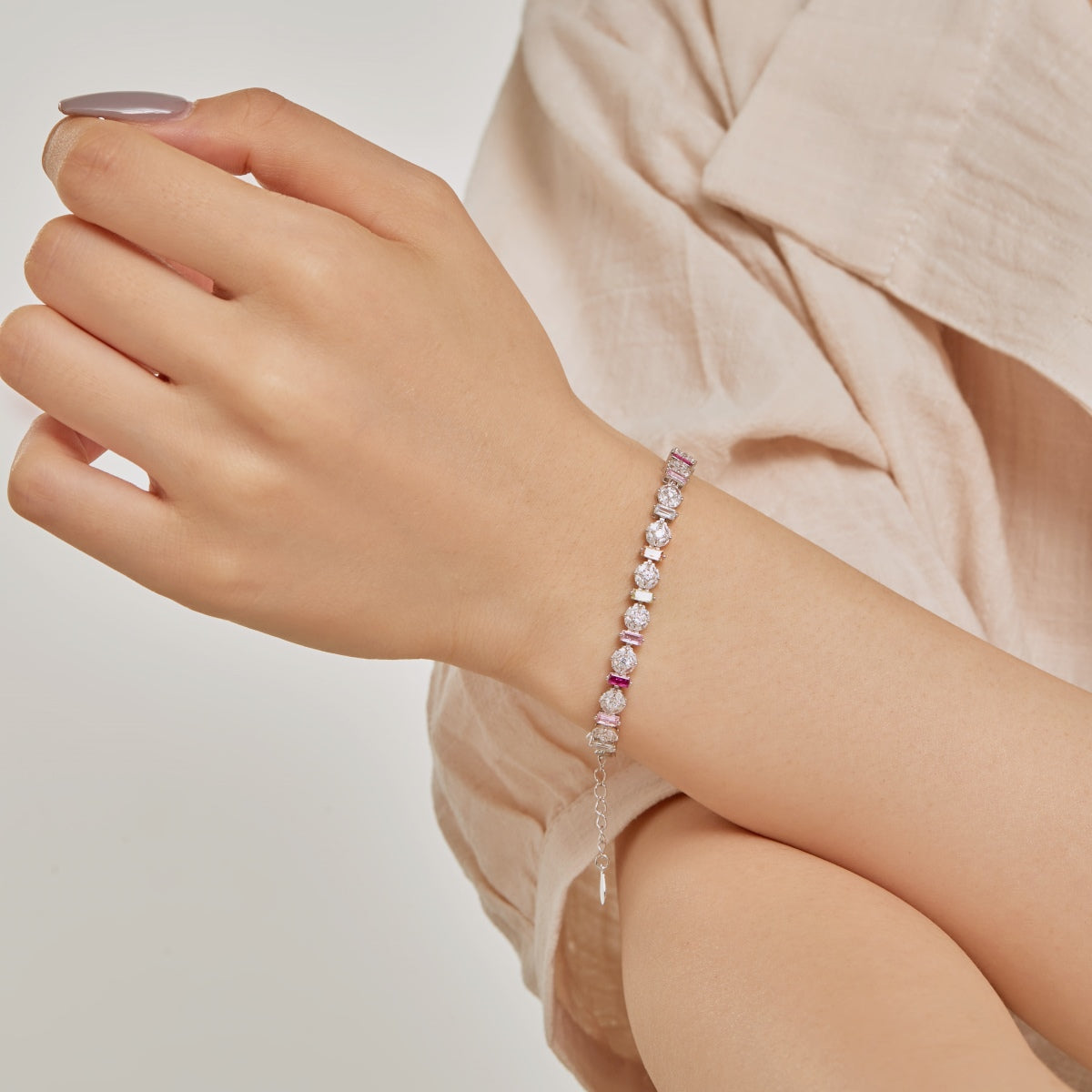 [Oramore Jewelry]Radiant Colorful Round Shape Daily Bracelet