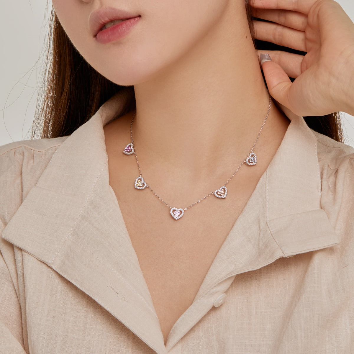 [Oramore Jewelry]Sparkling Five Heart Necklace