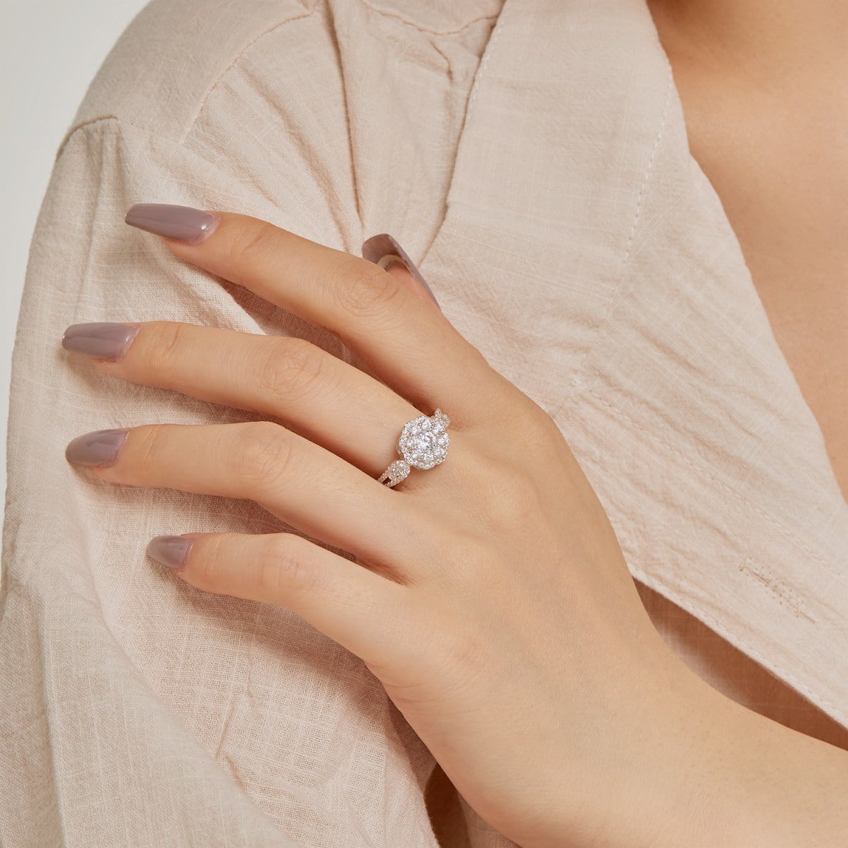 [Oramore Jewelry]Delicate Colorful Round Cut Flower Shape Wedding Ring