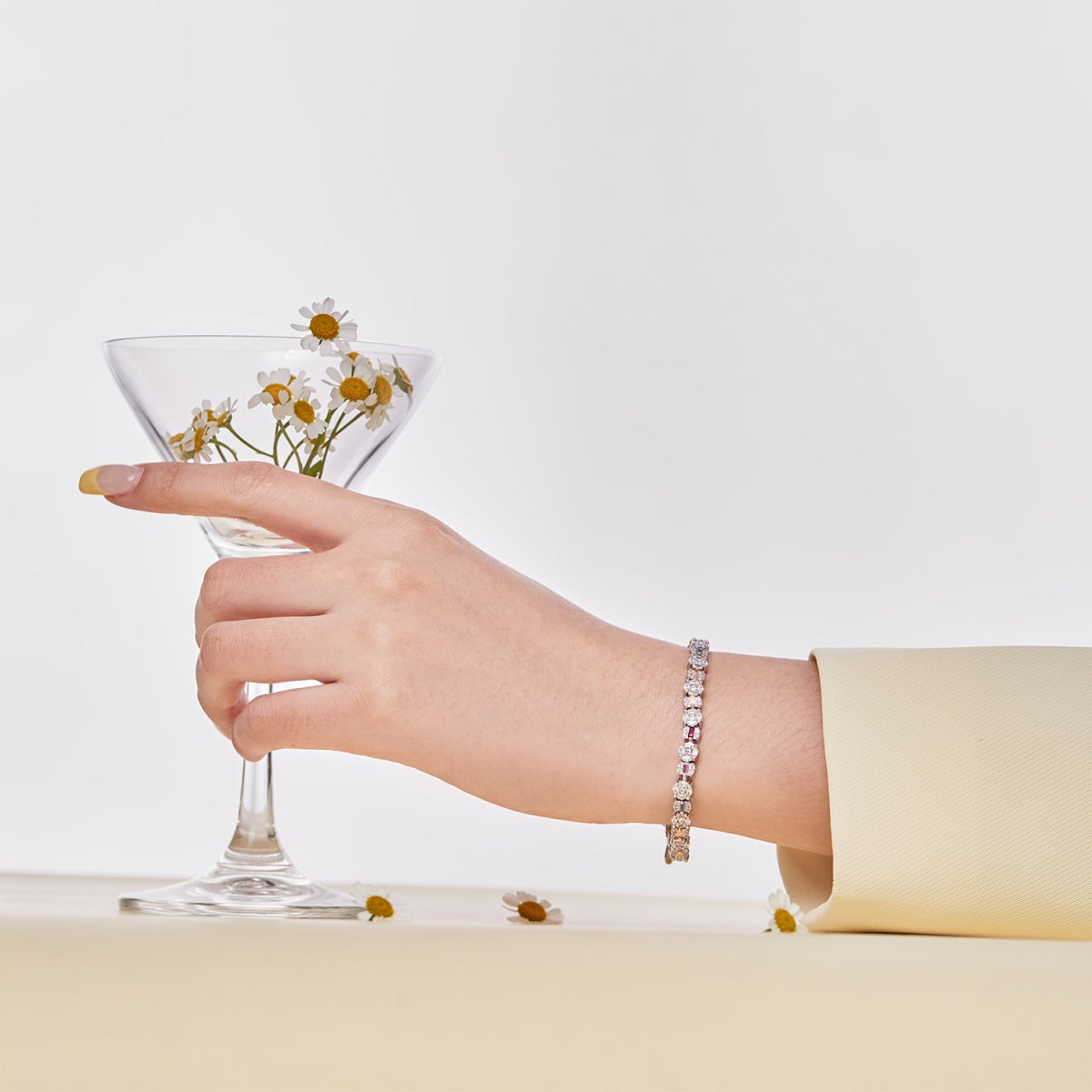 [Oramore Jewelry]Dazzling Radiant Multi Cut Daily Bracelet