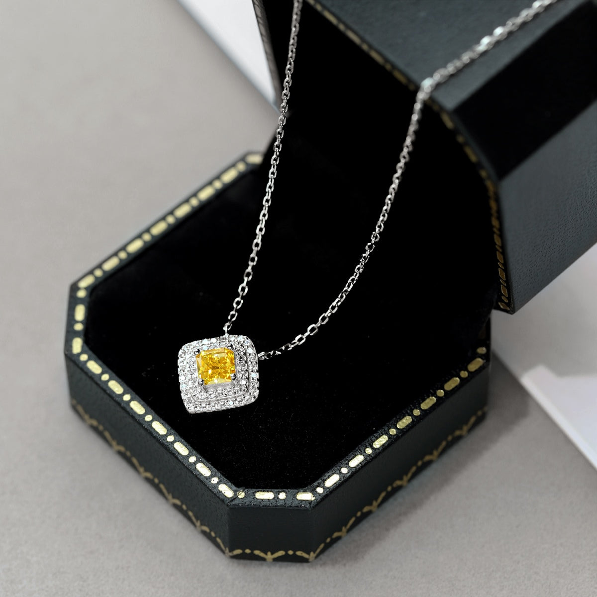 [Oramore Jewelry]Sparkling Asscher Cut Necklace