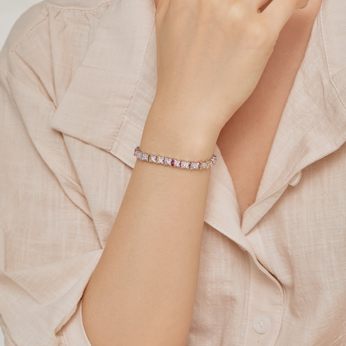 [Oramore Jewelry]Unique Colorful Flower Shape Daily Bracelet