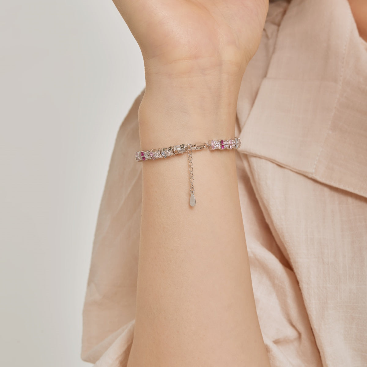 [Oramore Jewelry]Unique Colorful Flower Shape Daily Bracelet