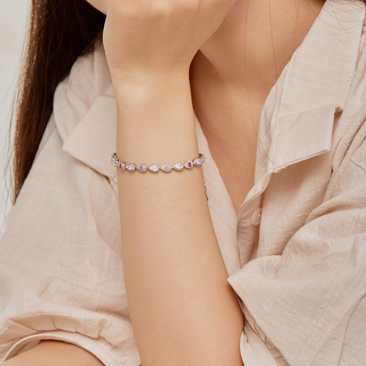 [Oramore Jewelry]0.25 Carat Radiant Water Drop Shape Daily Bracelet