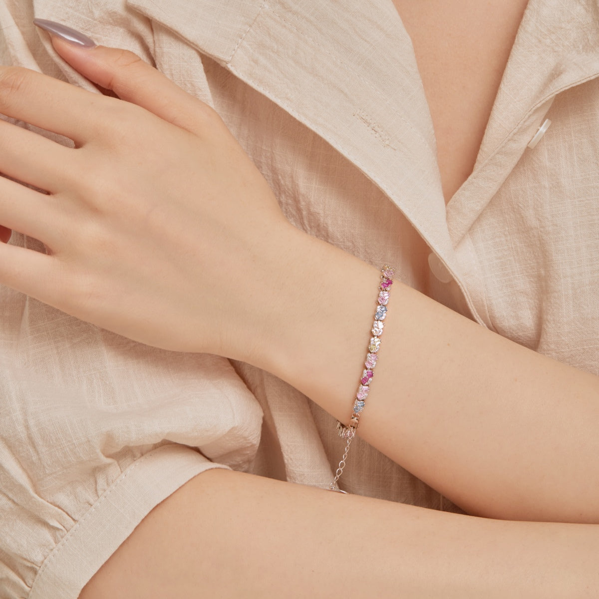 [Oramore Jewelry]Ornate Colorful Flower Shape Party Bracelet