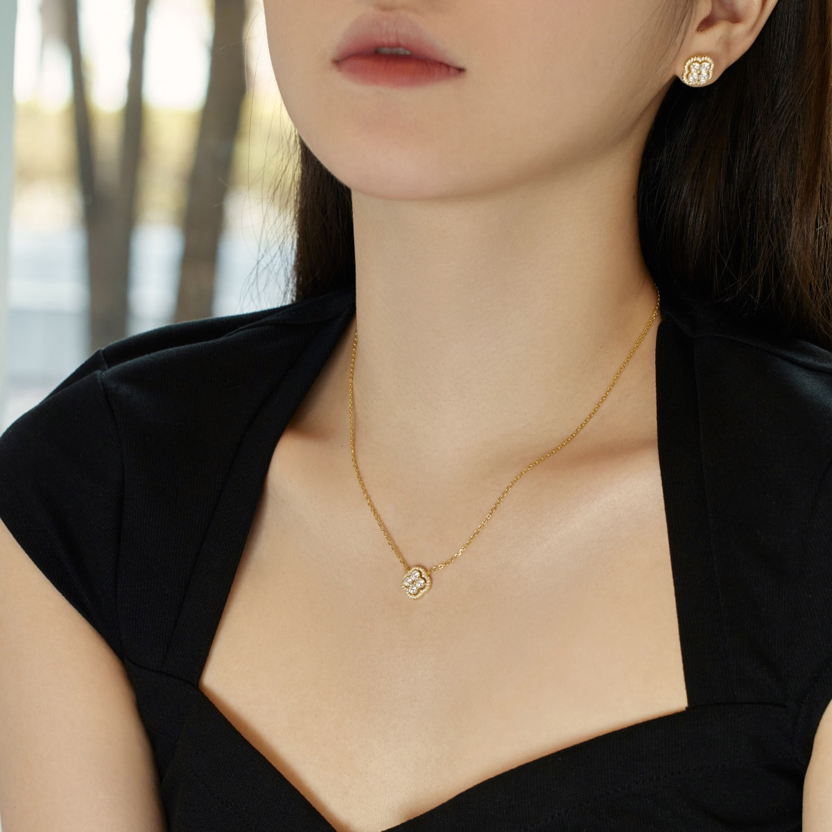 [Oramore Jewelry]Exquisite Necklace With Four-Leaf Clover Flower Design