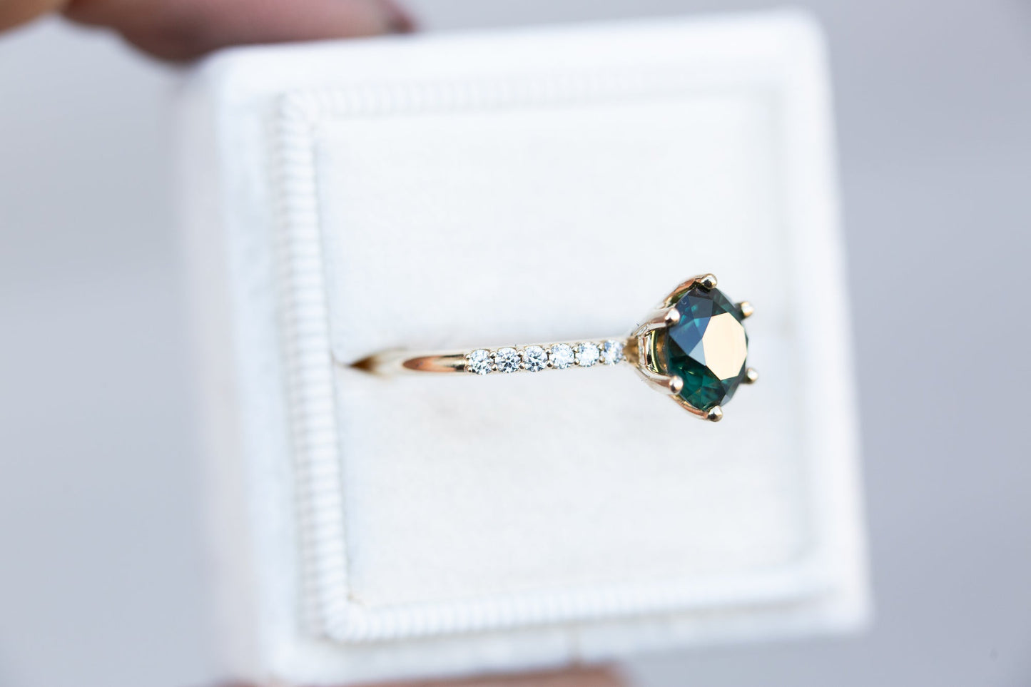 [Oramore Jewelry]The Arya with green sapphire