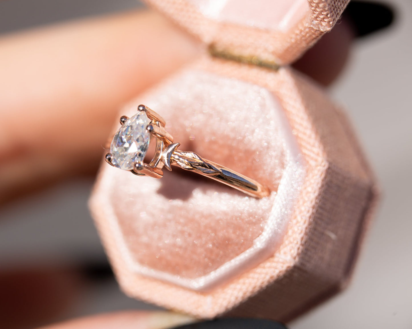[Oramore Jewelry]Pear moissanite crescent moon leaf ring