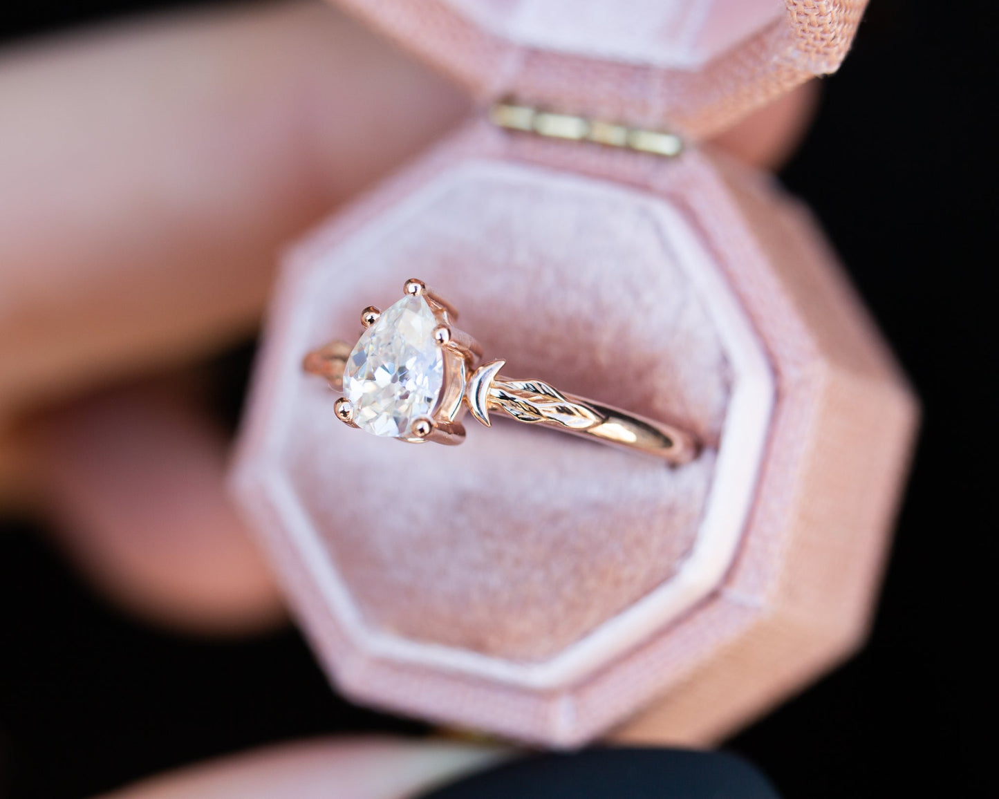 [Oramore Jewelry]Pear moissanite crescent moon leaf ring