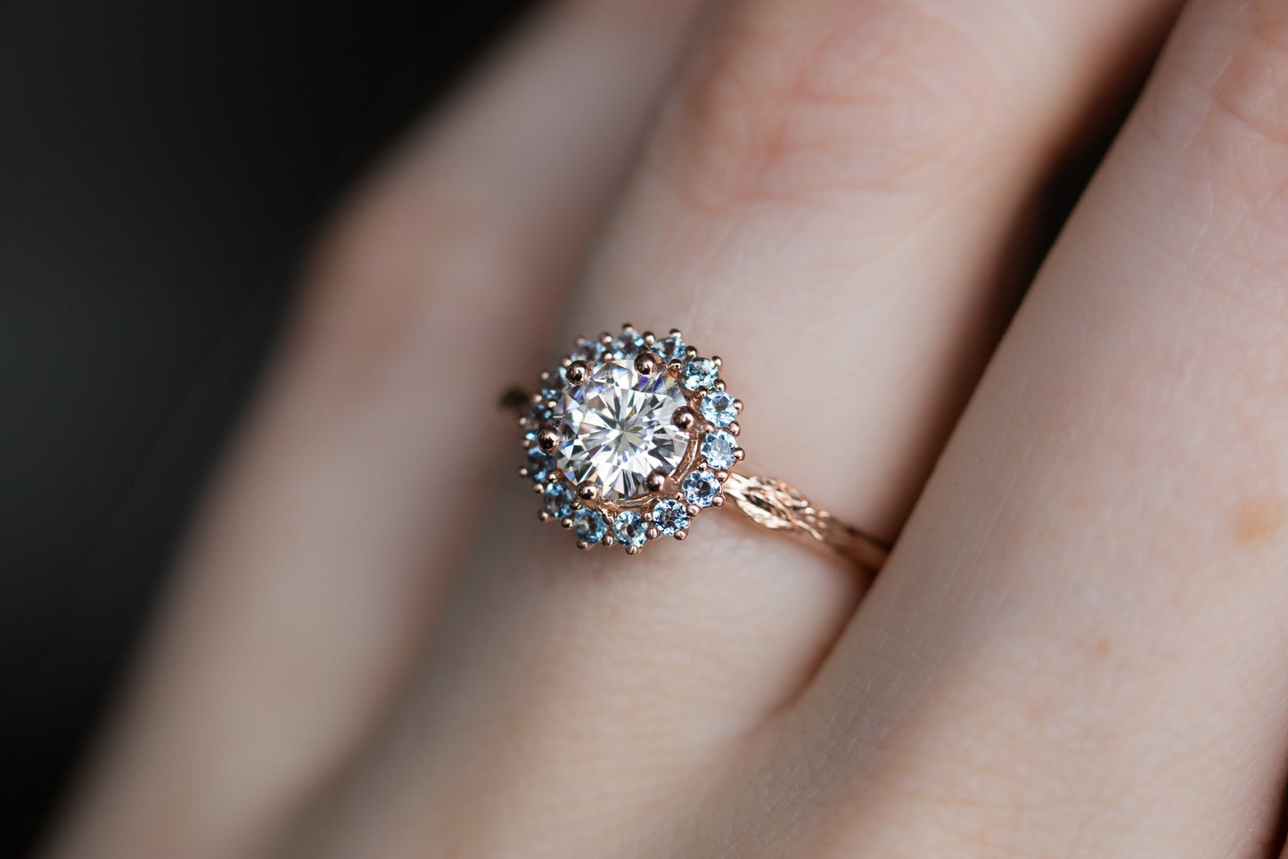 [Oramore Jewelry]Moissanite and aquamarine halo midsummer ring