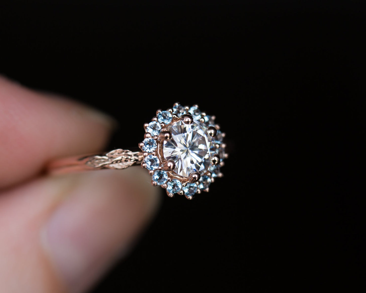 [Oramore Jewelry]Moissanite and aquamarine halo midsummer ring