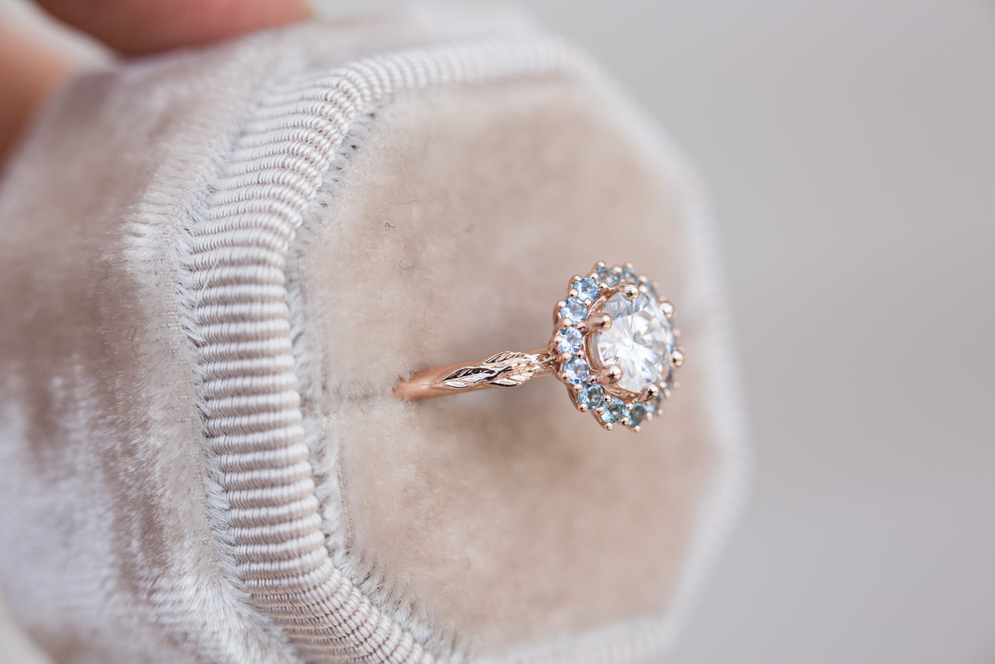 [Oramore Jewelry]Moissanite and aquamarine halo midsummer ring