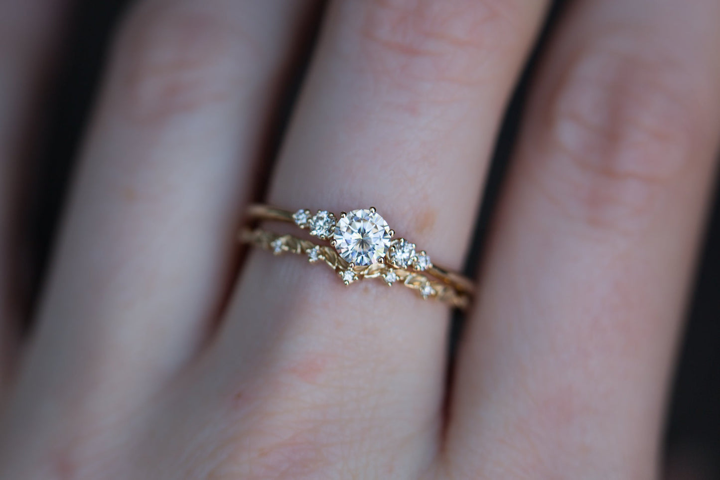 [Oramore Jewelry]Moissanite with round diamond side stones, five stone ring