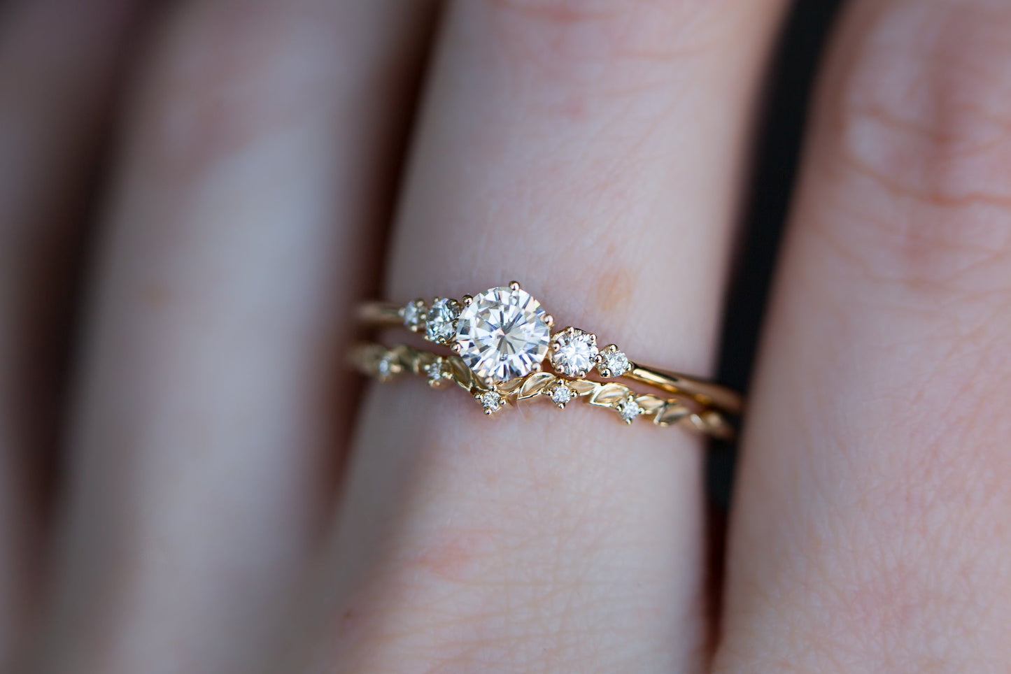 [Oramore Jewelry]Moissanite with round diamond side stones, five stone ring