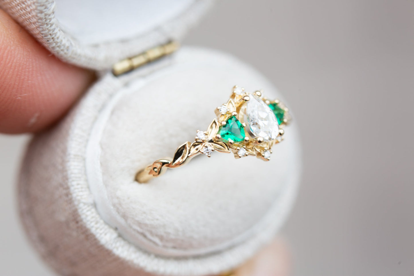 [Oramore Jewelry]Briar rose three stone with pear moissanite and lab emerald (fairy queen ring)