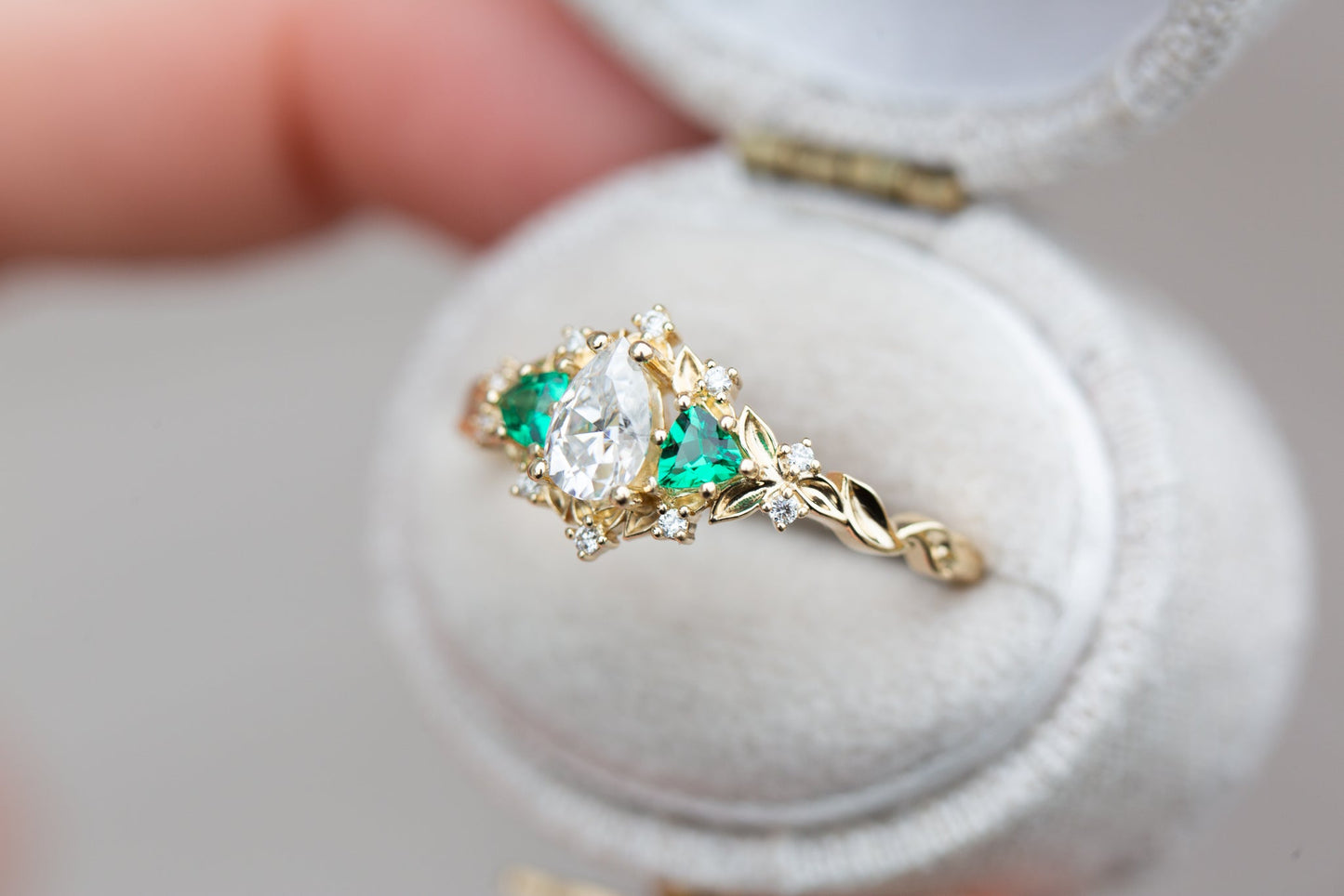 [Oramore Jewelry]Briar rose three stone with pear moissanite and lab emerald (fairy queen ring)