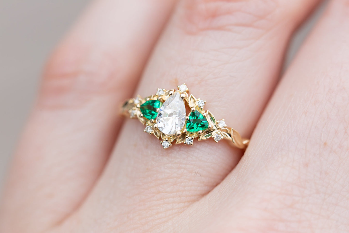 [Oramore Jewelry]Briar rose three stone with pear moissanite and lab emerald (fairy queen ring)