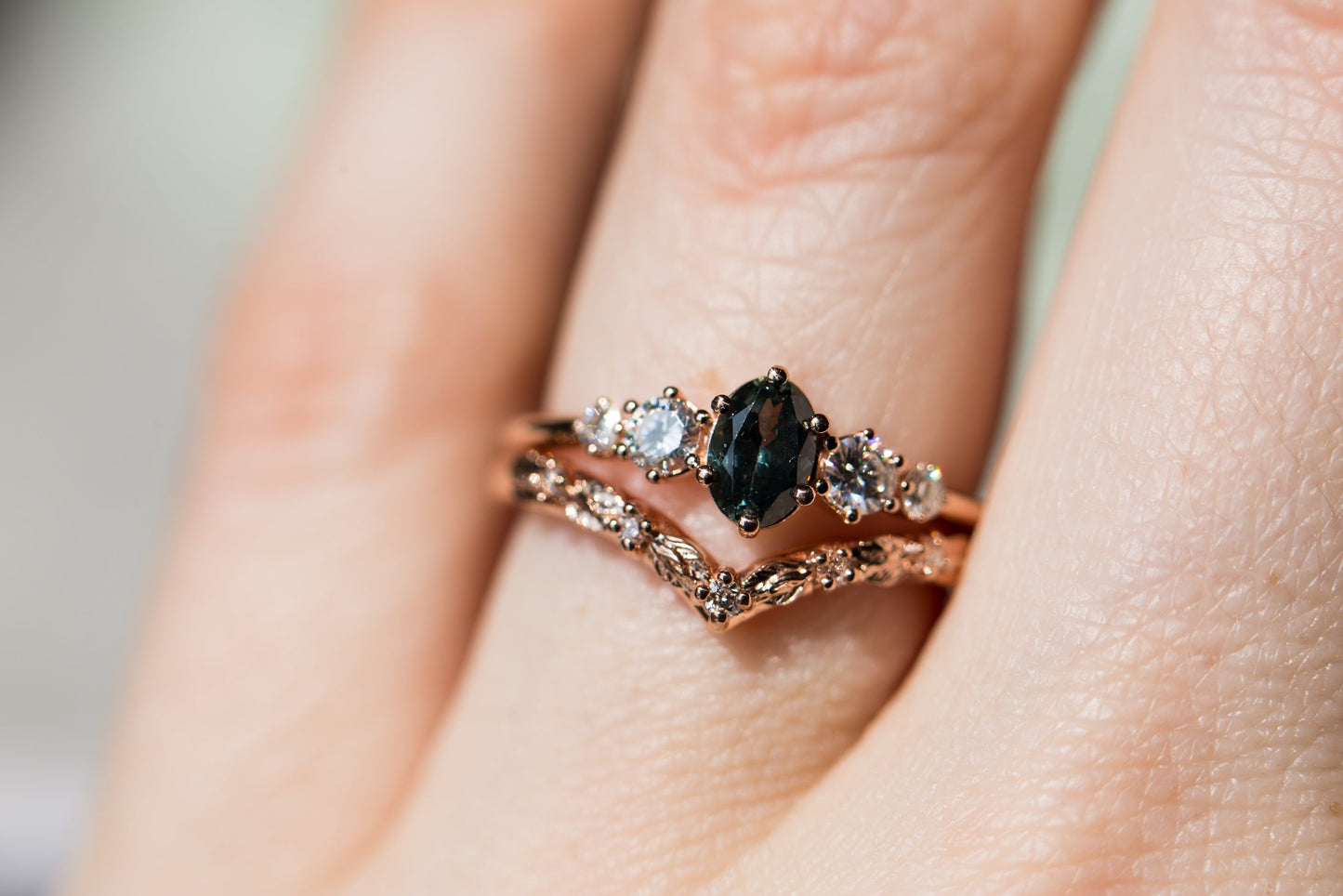 [Oramore Jewelry]Chevron leaf diamond wedding band