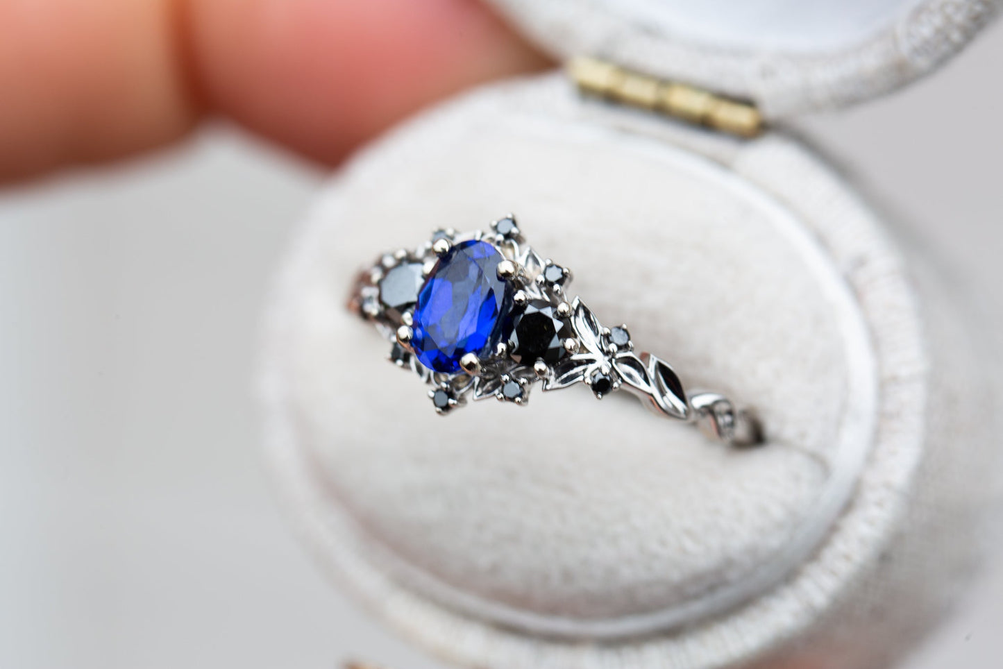 [Oramore Jewelry]Briar rose three stone with blue sapphire and black diamonds