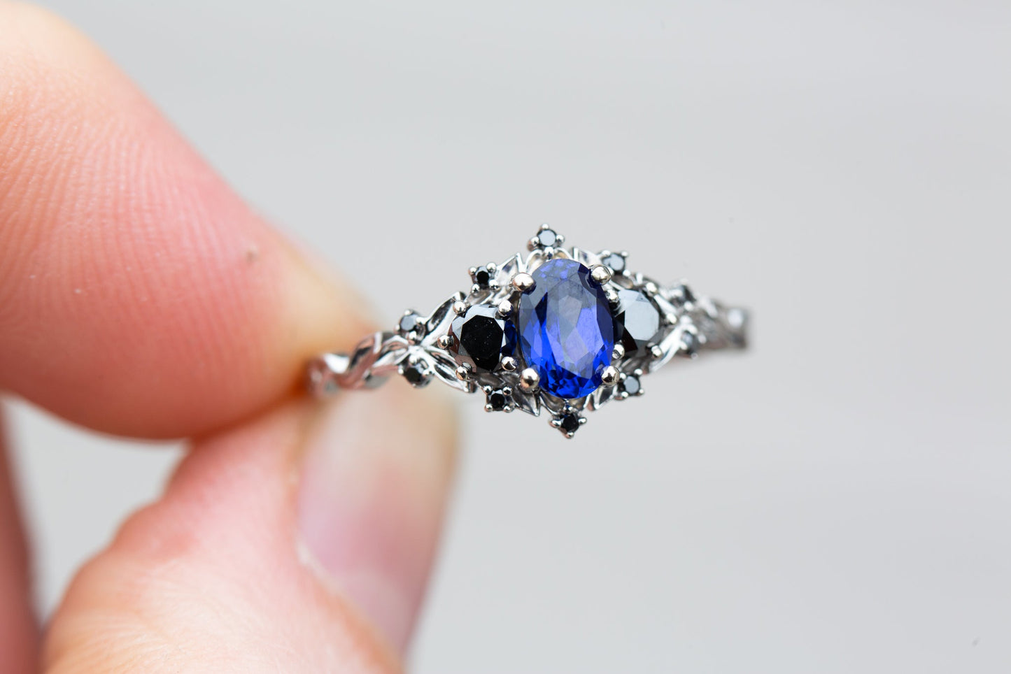 [Oramore Jewelry]Briar rose three stone with blue sapphire and black diamonds