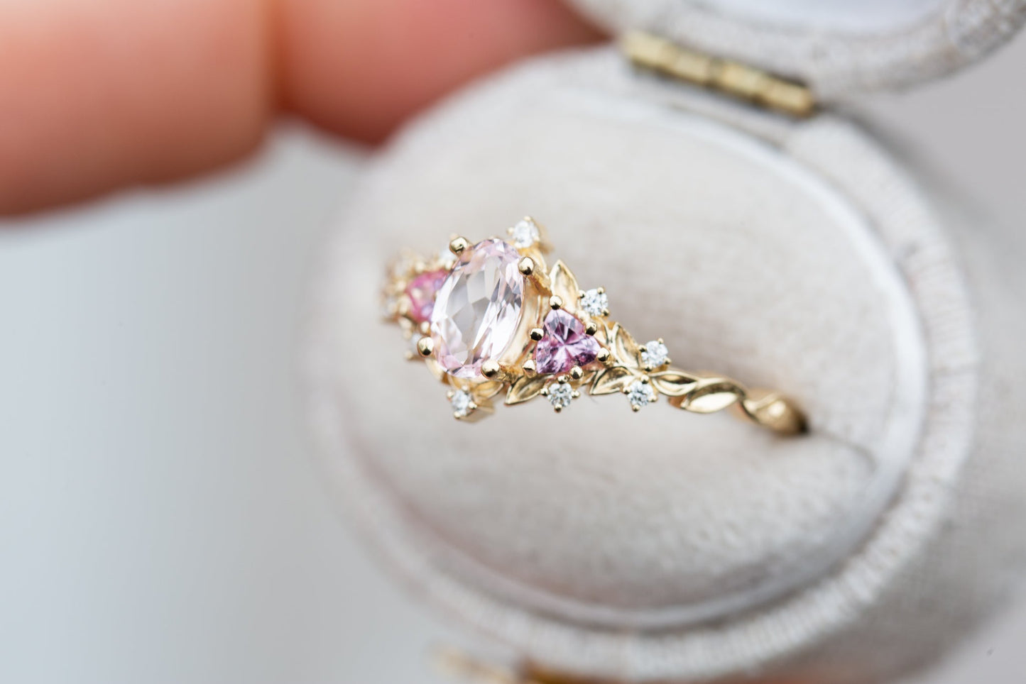 [Oramore Jewelry]Briar rose three stone with oval light pink sapphire (fairy queen ring)