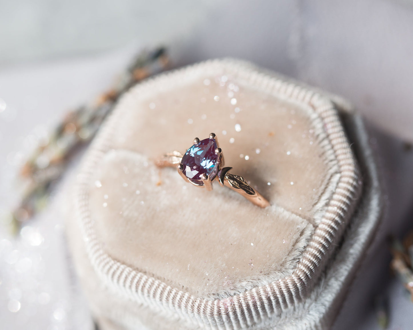 [Oramore Jewelry]Pear alexandrite crescent moon leaf ring