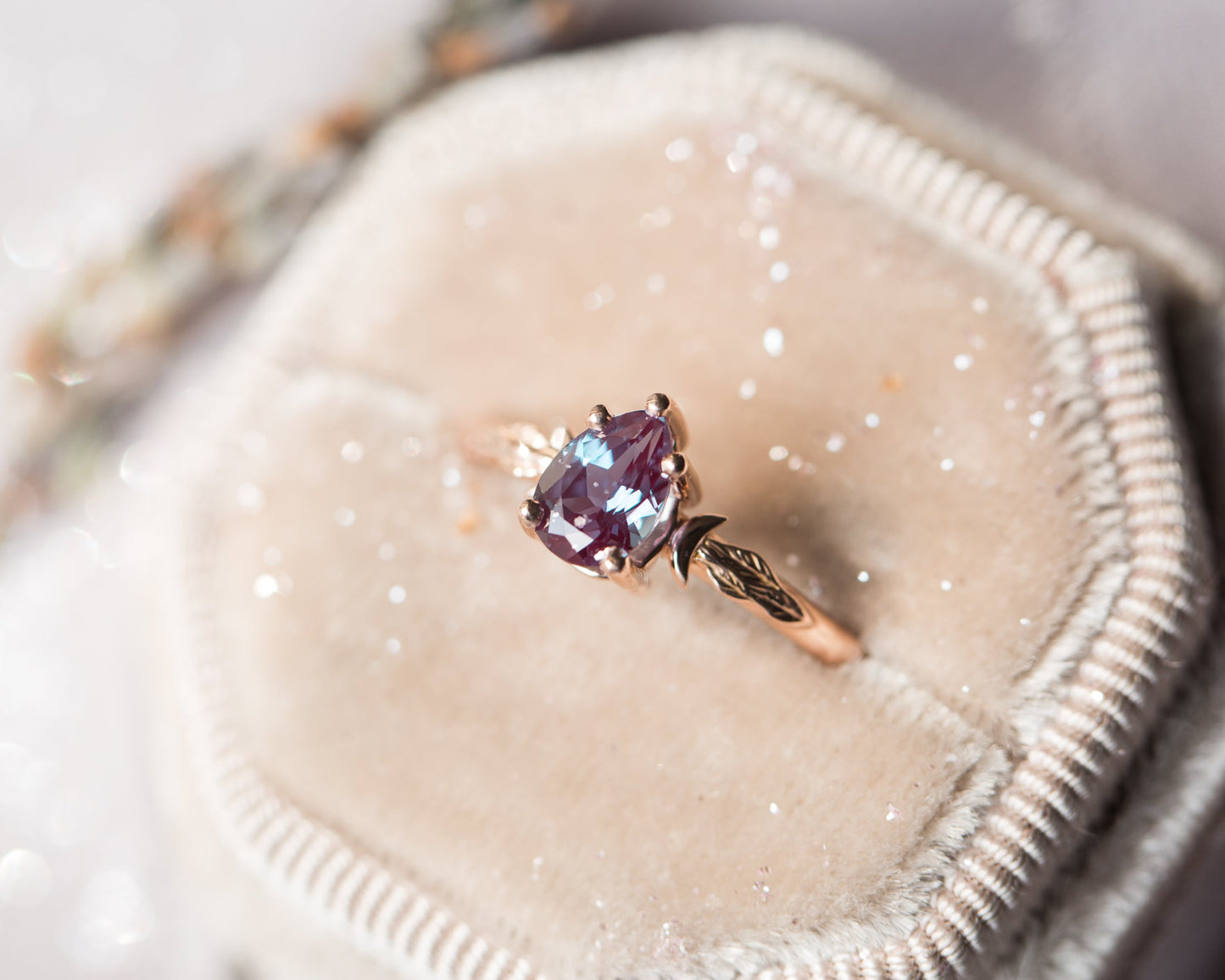 [Oramore Jewelry]Pear alexandrite crescent moon leaf ring