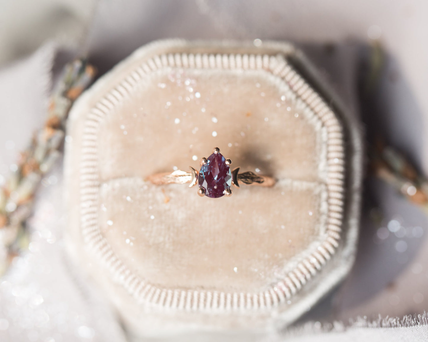[Oramore Jewelry]Pear alexandrite crescent moon leaf ring