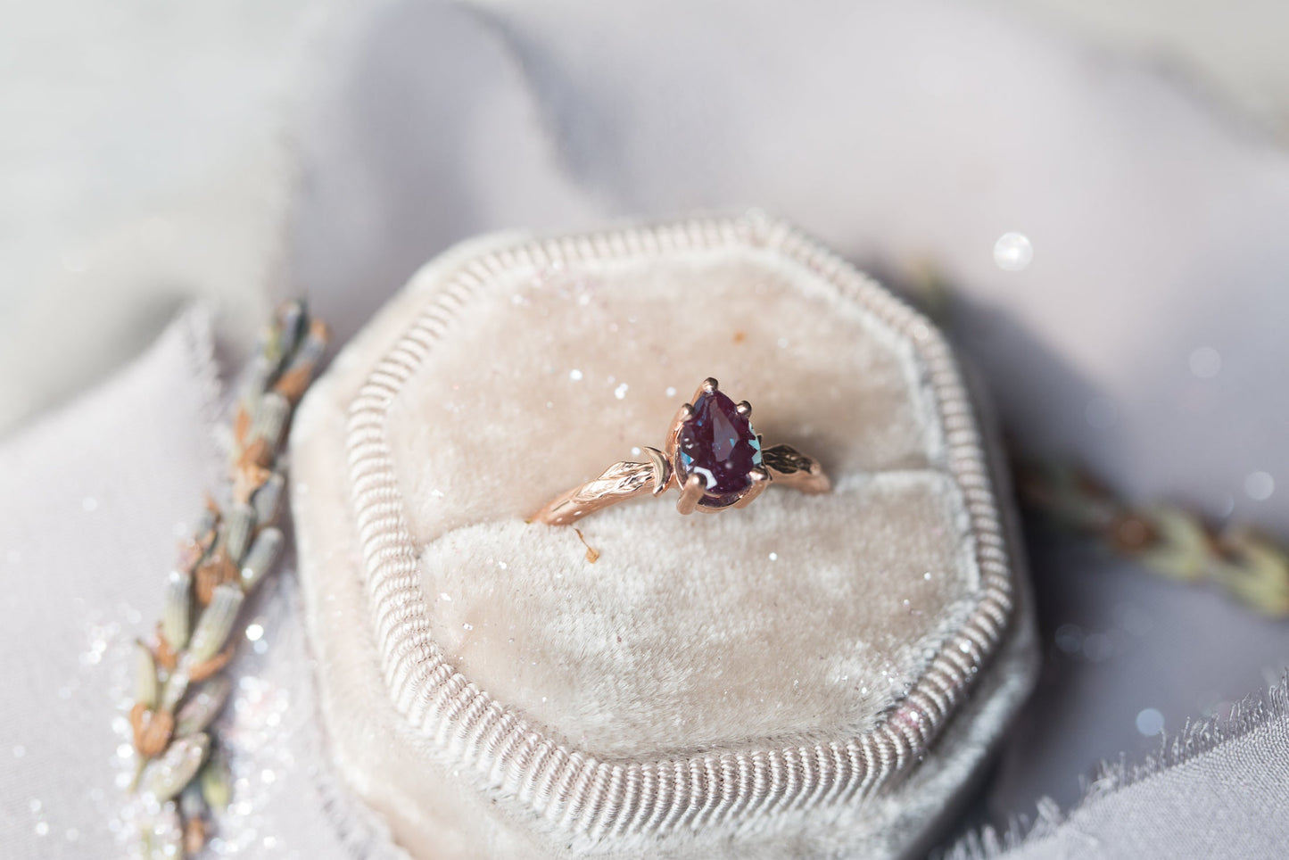 [Oramore Jewelry]Pear alexandrite crescent moon leaf ring