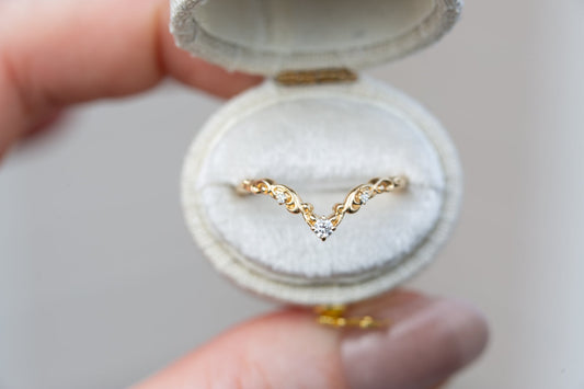 [Oramore jewelry]Curved filigree wedding band