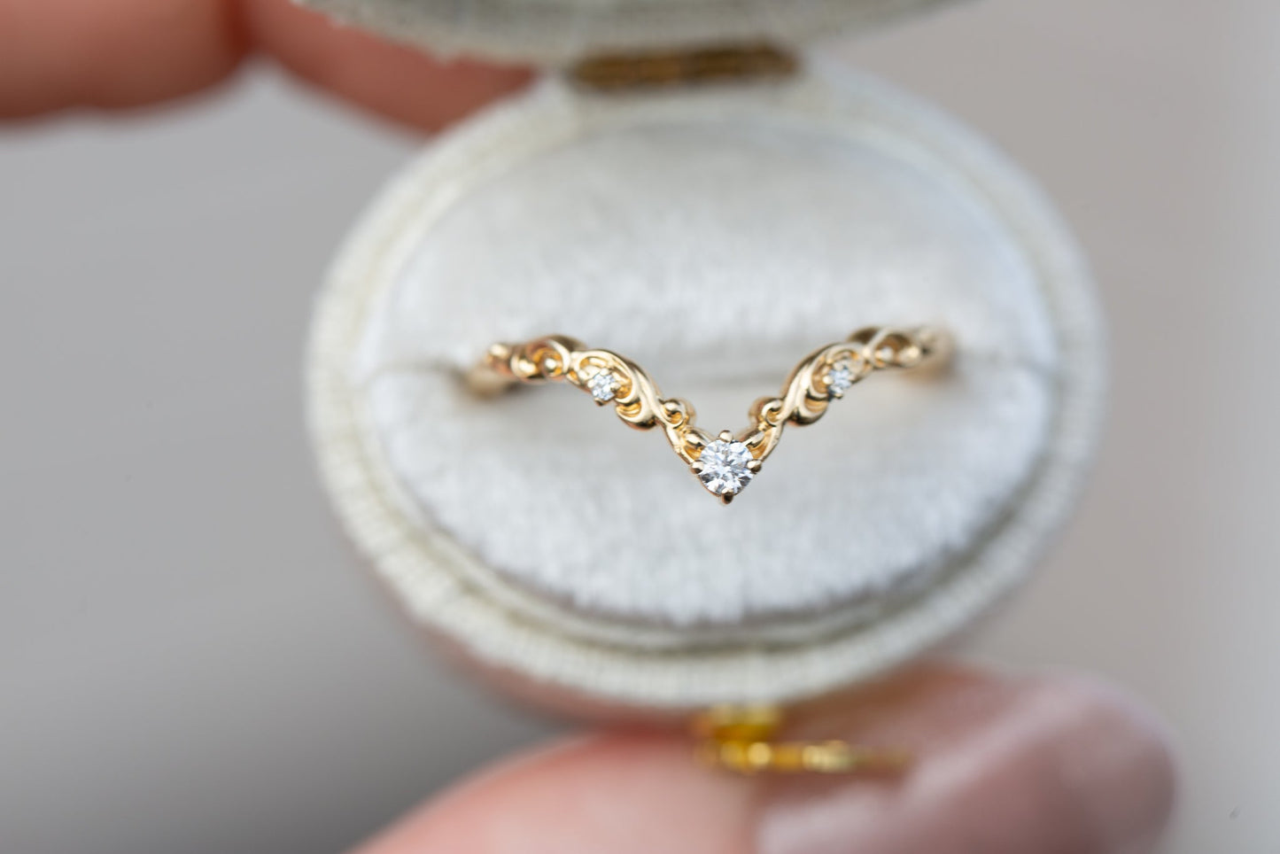 [Oramore jewelry]Curved filigree wedding band