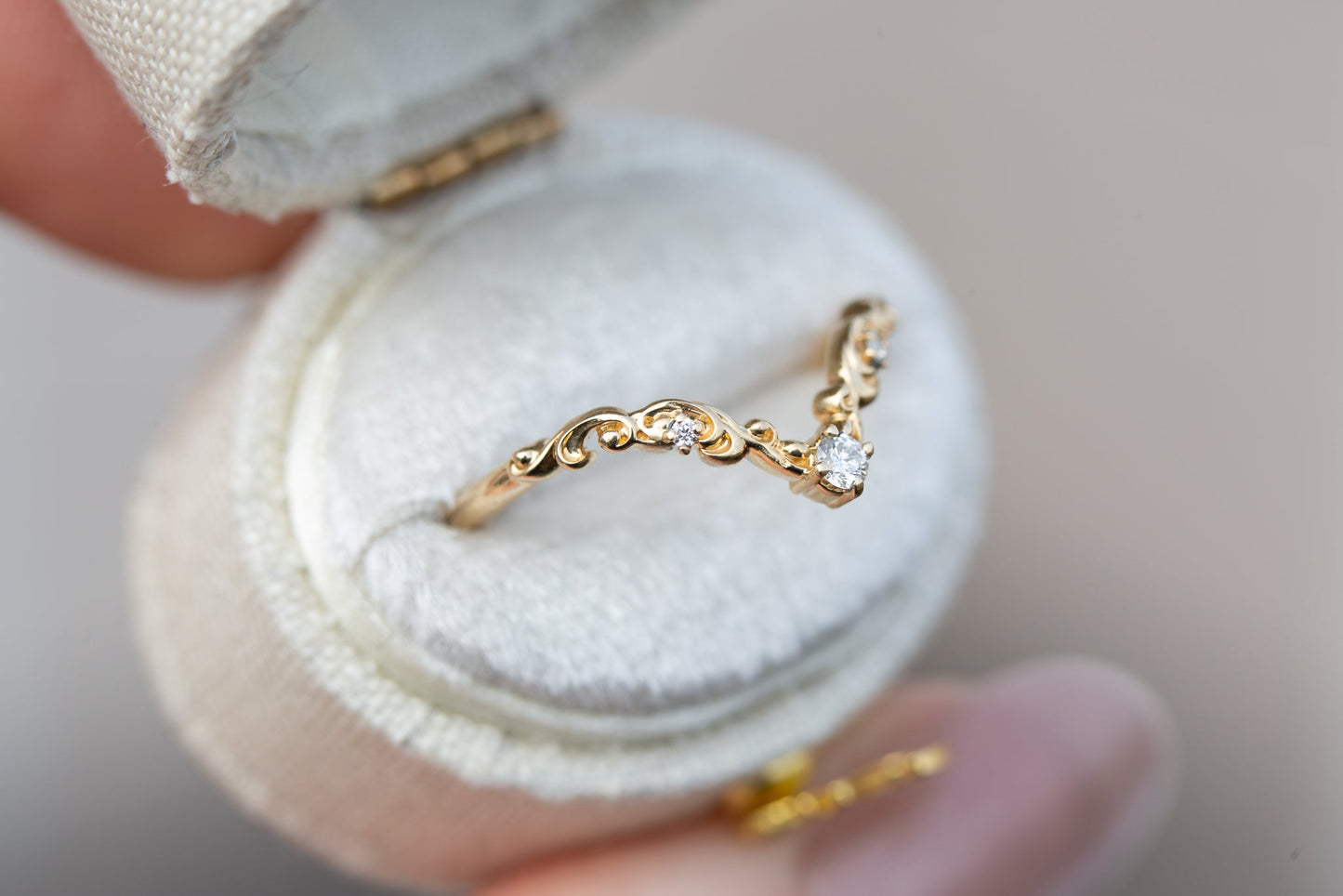 [Oramore jewelry]Curved filigree wedding band