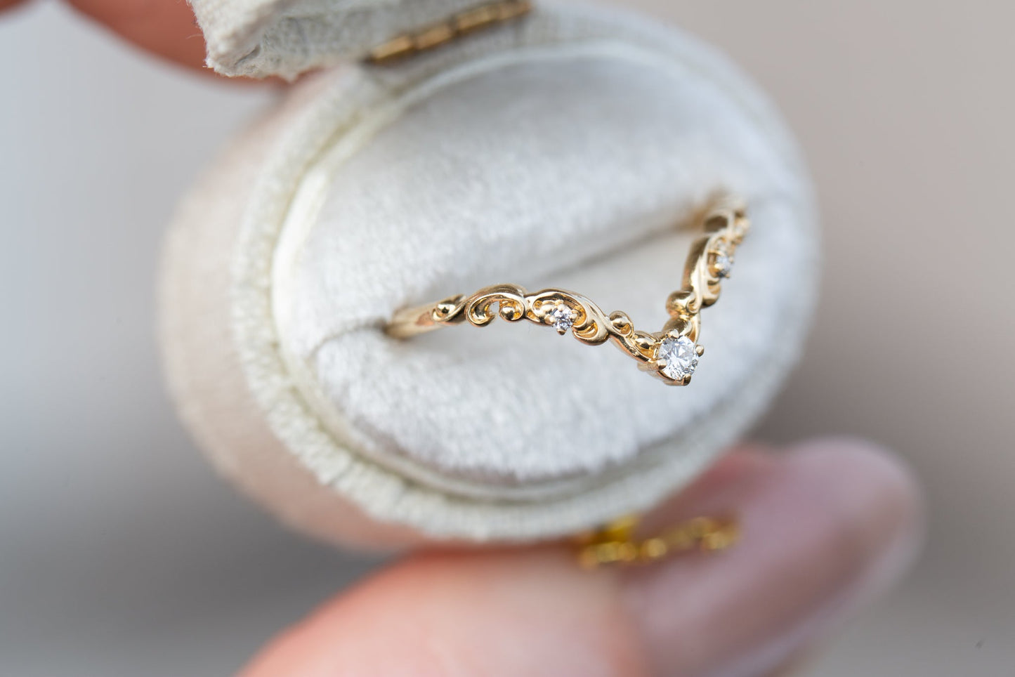 [Oramore jewelry]Curved filigree wedding band